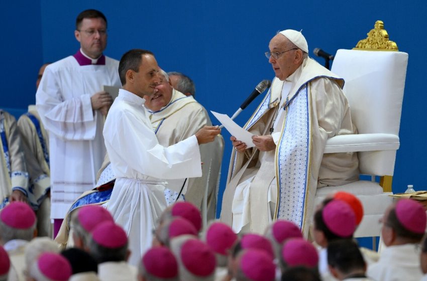  “Grand rassemblement au Vélodrome : le Pape François célèbre la foi à Marseille ce samedi 23 septembre à 15h15.”