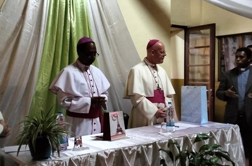 “Le Nonce Apostolique Tomas Grysa à Fianarantsoa : Un Message de Foi et d’Unité pour les Enfants de Don Bosco”