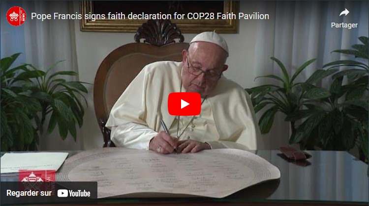  Le Pape François Appose sa Signature sur la Déclaration Interreligieuse en Prévision de la COP28